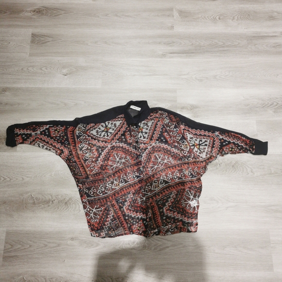 🍀3/$30 Sam and Lavi kimono long sleeve blouse - Picture 2 of 9